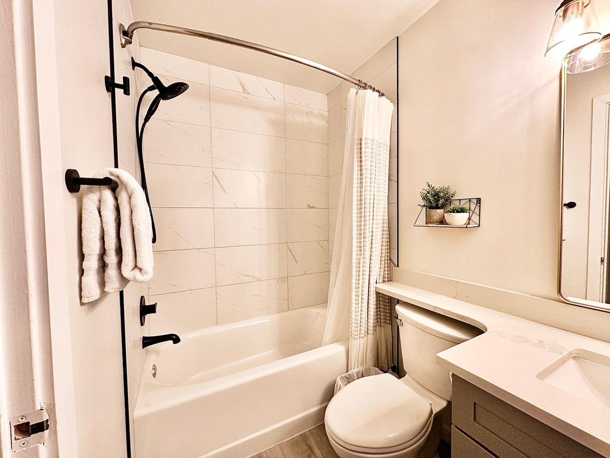 W116 New! Canmore- Whimsical Mountain Retreat